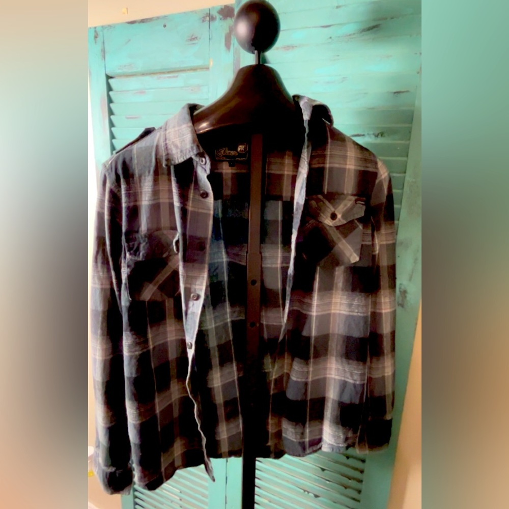 ELIXER MENS FLANNEL SIZE MEDIUM!!